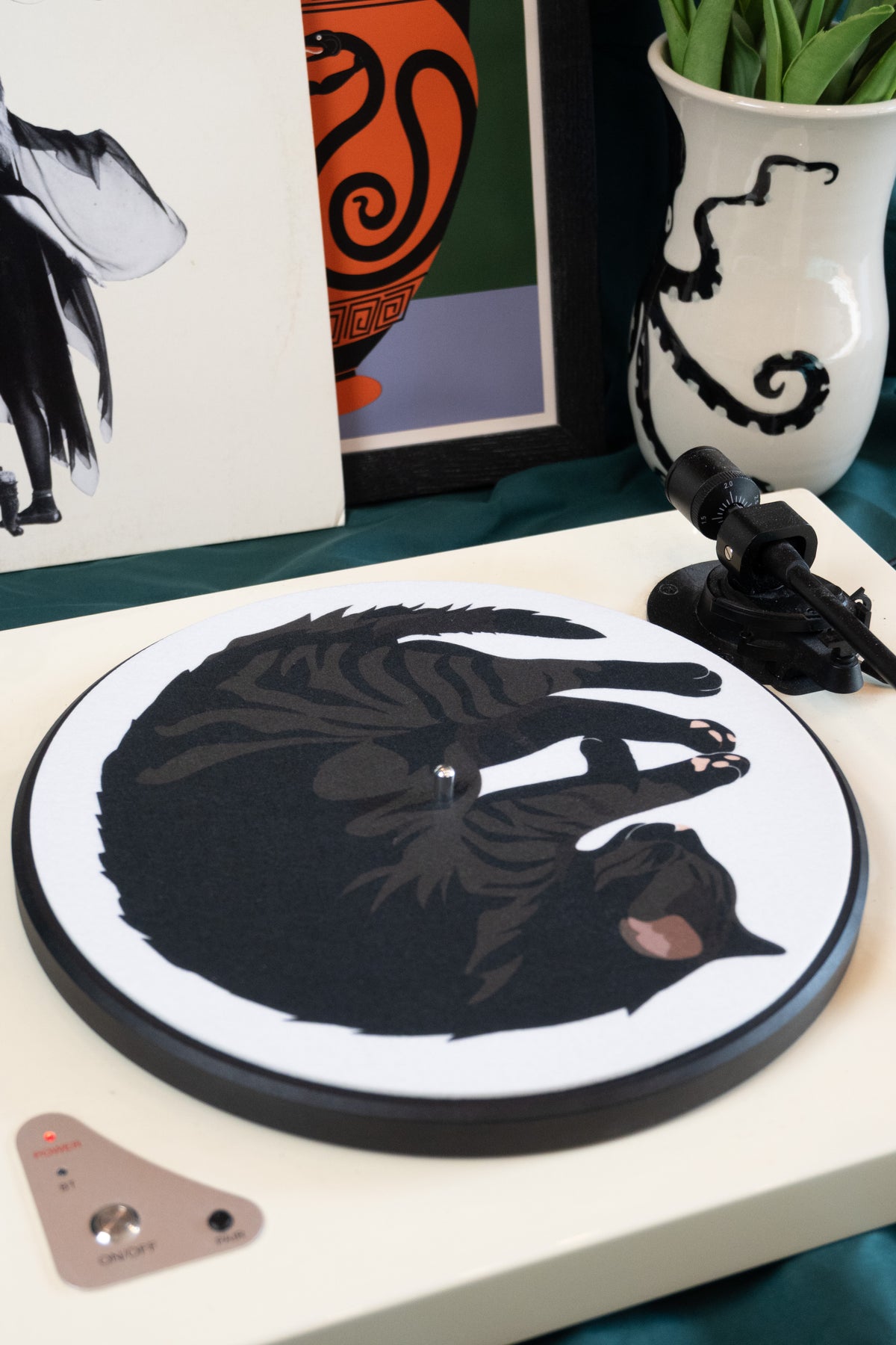 Black "Cat Nap" Vinyl Record Slipmat Turntable Accessory-3